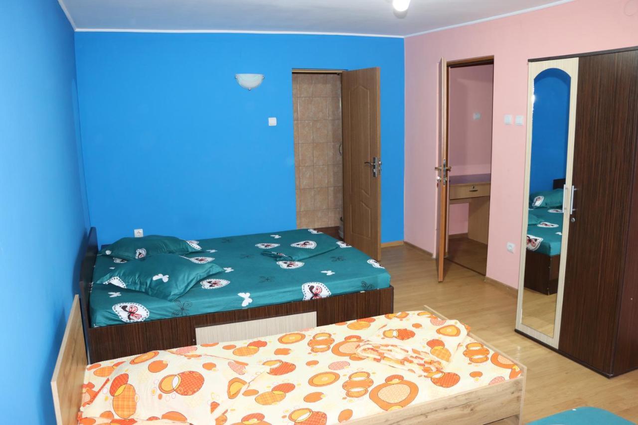 Pensiunea Ilarie Ocnele Mari Bagian luar foto